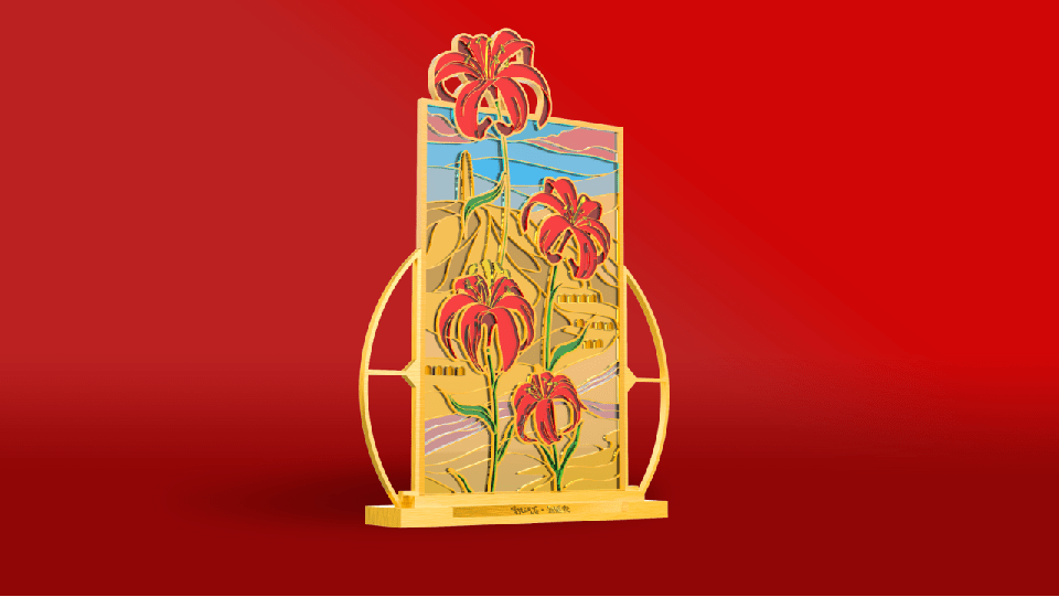 花窗的轮廓在光与影的雕琢下变成了美艳绝伦的艺术品