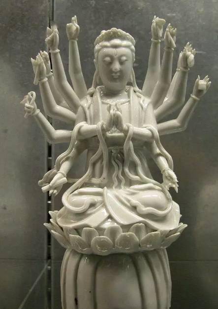 大英博物馆所藏中国文物囊括了远古石器,商周青铜器,魏晋石佛经卷