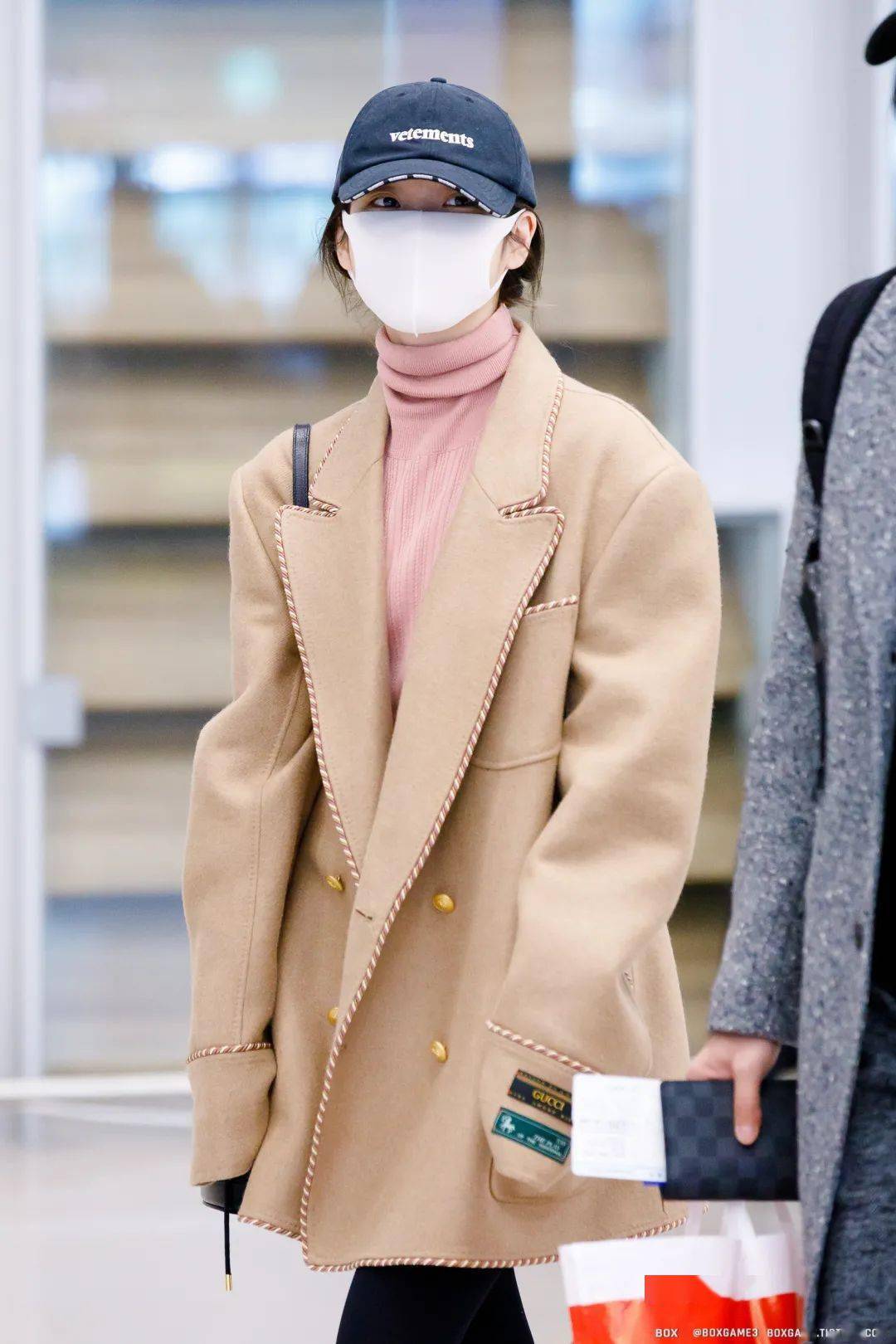 进行 秋冬就是要把棕色玩出彩