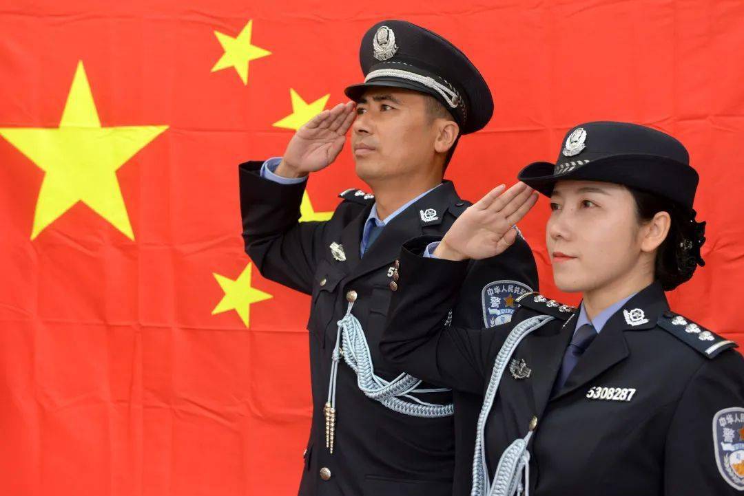 你和国旗同框的样子最美今天一起向祖国表白