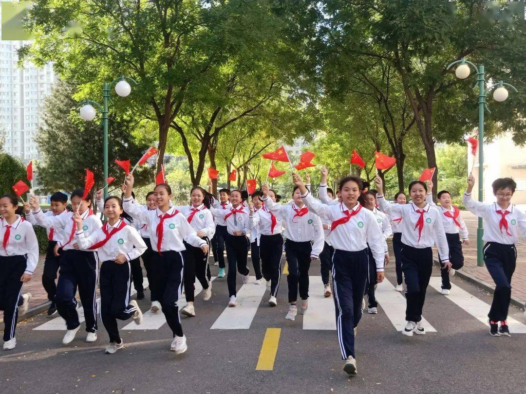 濟南市歷城區大龍小學濟南市歷城區唐冶小學親愛的祖國 生日快樂!