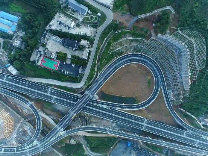 今天,贵州威围高速公路开通运营!