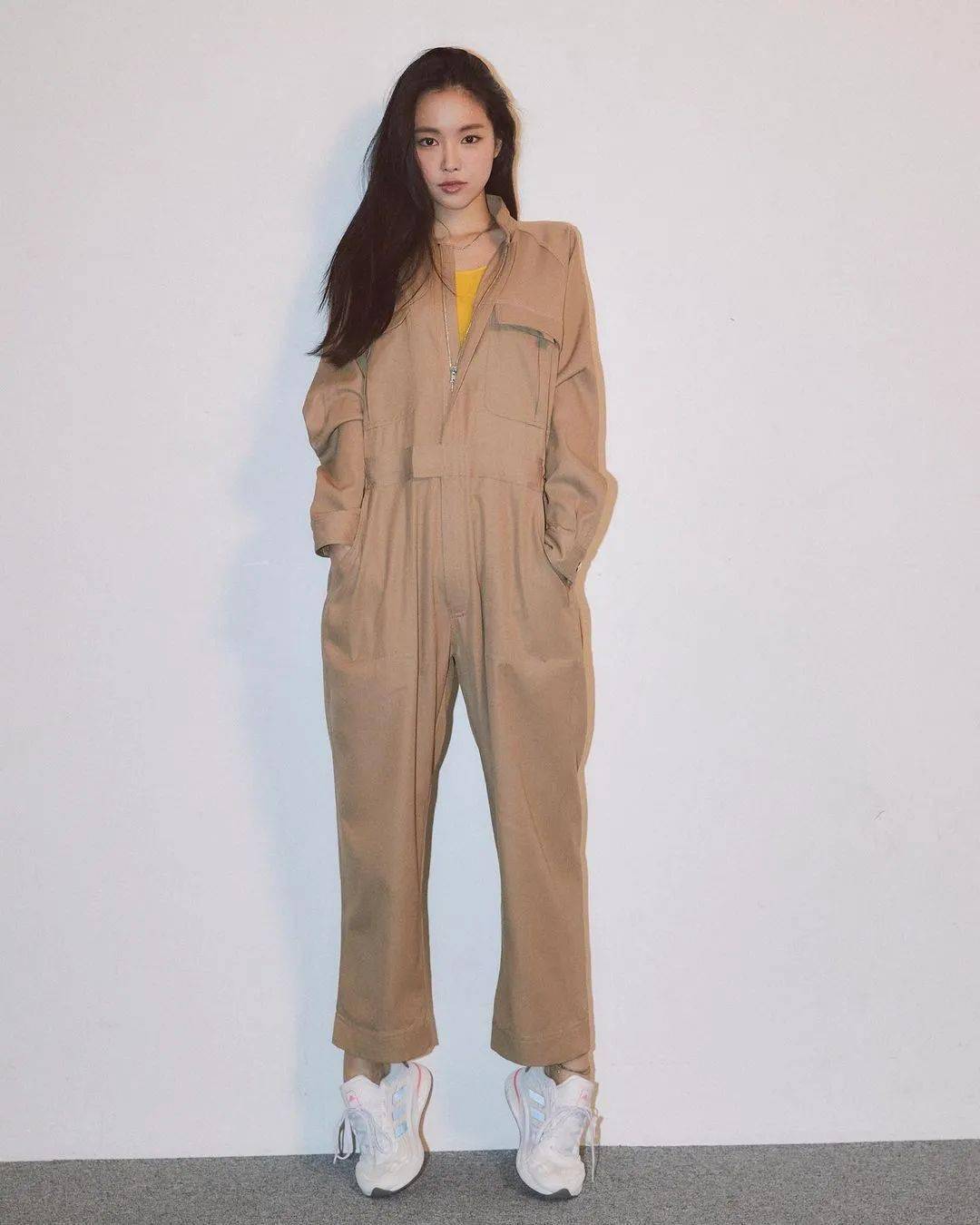 进行 秋冬就是要把棕色玩出彩