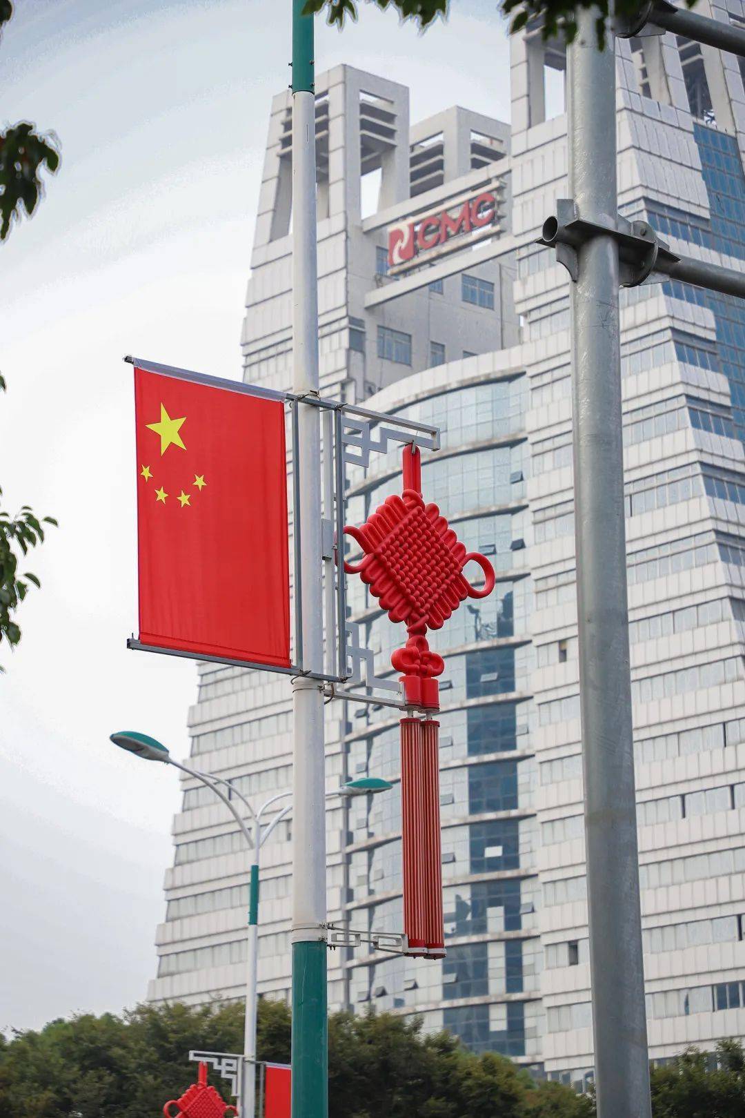 张家港,满城尽是"中国红"!_五星红旗