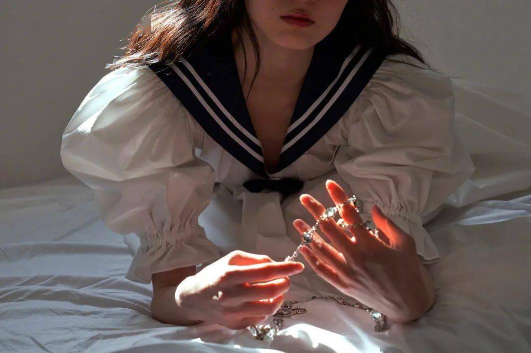 水手服 虞书欣、杨超越都在穿的水手服，究竟有多好看？