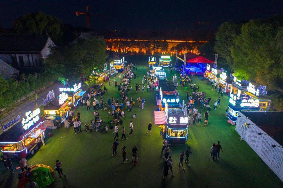 假期去哪儿藏不住了台儿庄古城网红美食街速速来打卡呀