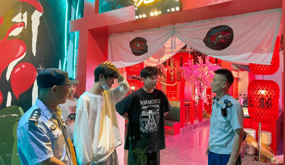 在近期的國慶長假期，消防救援局要求各地消防機構在假期期間加強安全防範工作，推動解決當地「密室逃脫」類場所的問題。