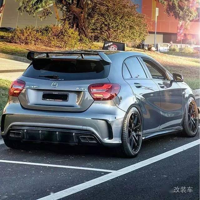杀伤力满点的尾灯奔驰a45战斗灰改装案例