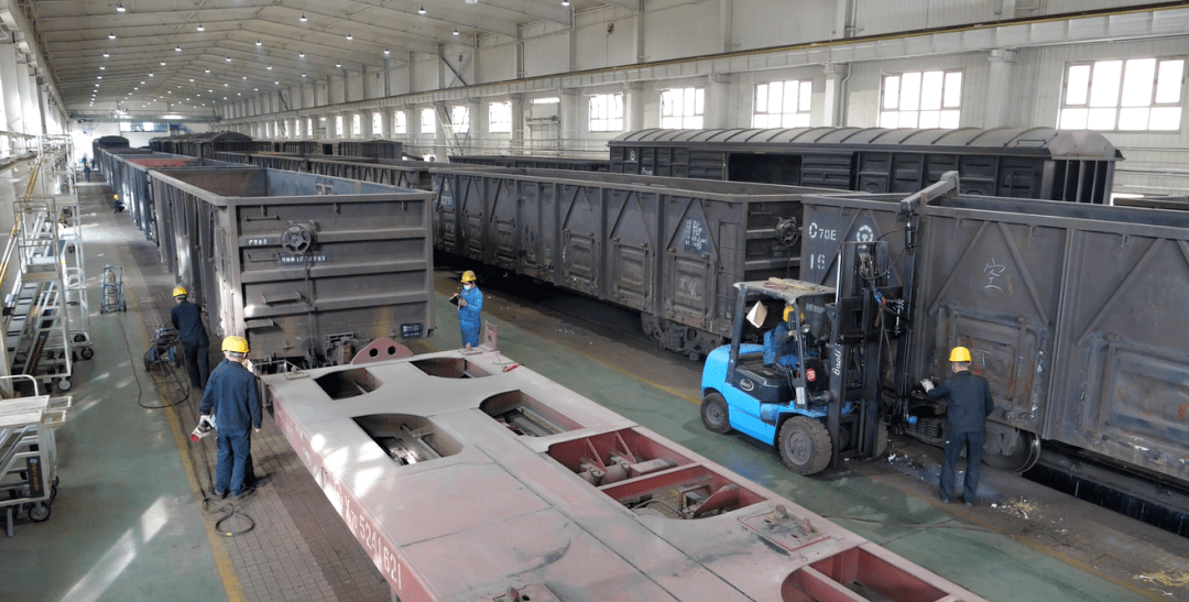 【两坚守两实现】乌西车辆段:精检细修 全力抢修破损车