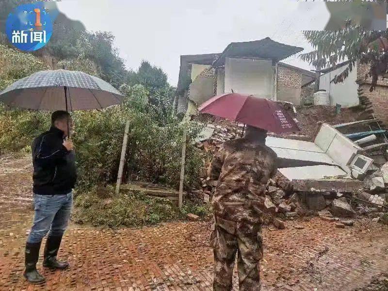 游客|泰山顶上游客挤厕所避寒过夜，多地关停，2万余人紧急撤离！