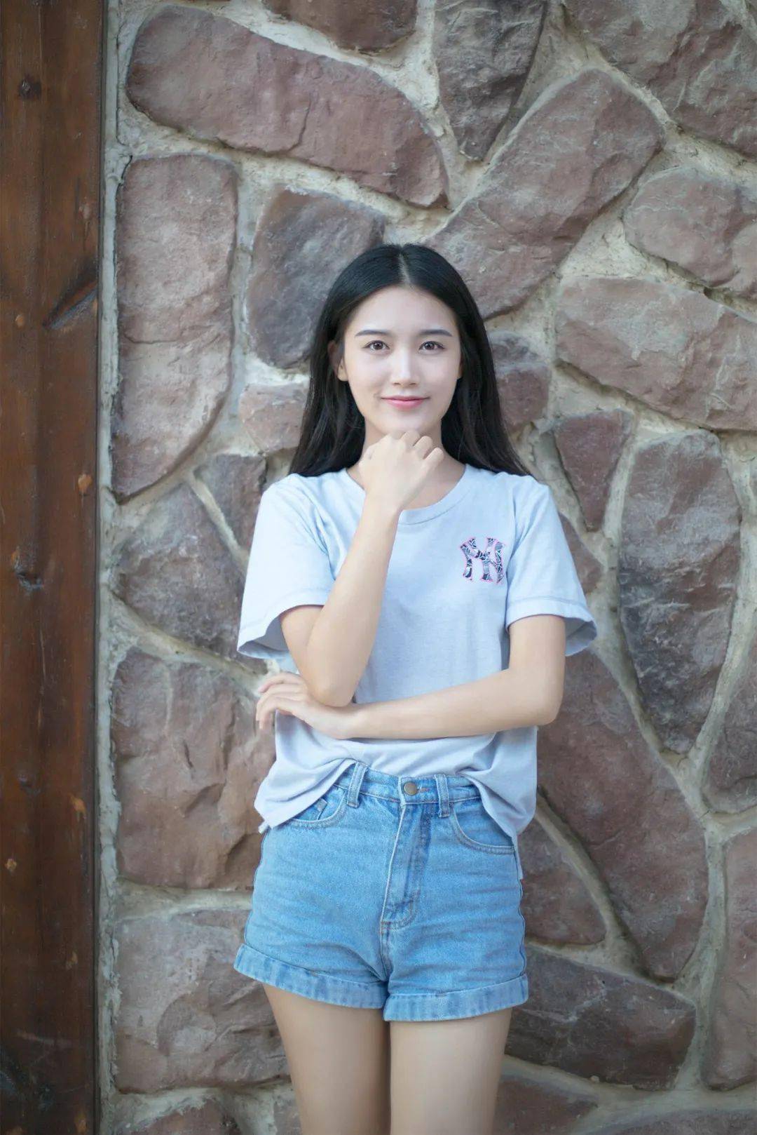 【摄影科普】二十六:拒绝剪刀手:照片这么摆姿势就对了