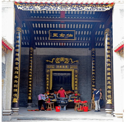 赤坭荷塘村何氏宗祠举行恭迎祖先安座仪式