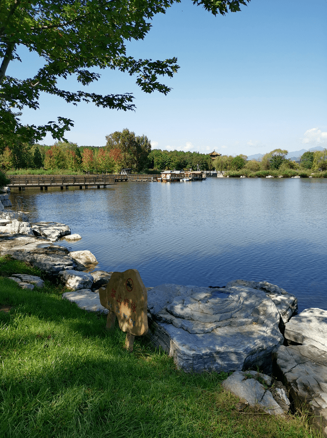 王俊玲摄影作品李西岳书法作品============展示艺术家才干的平台贵妃