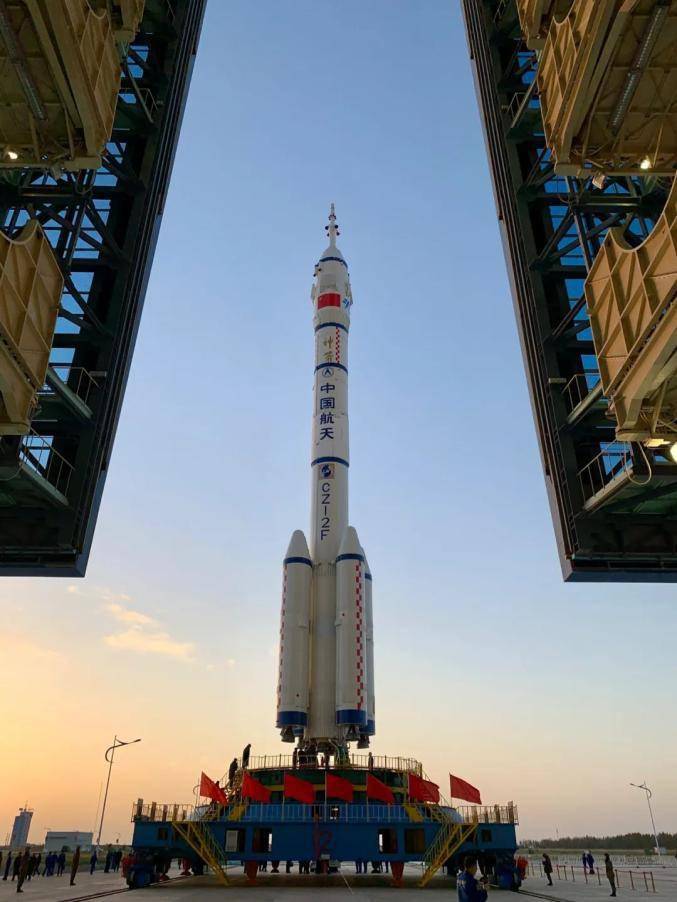 飞船|神十三“三人组”将出差183天，太空之旅为何一定要三人行