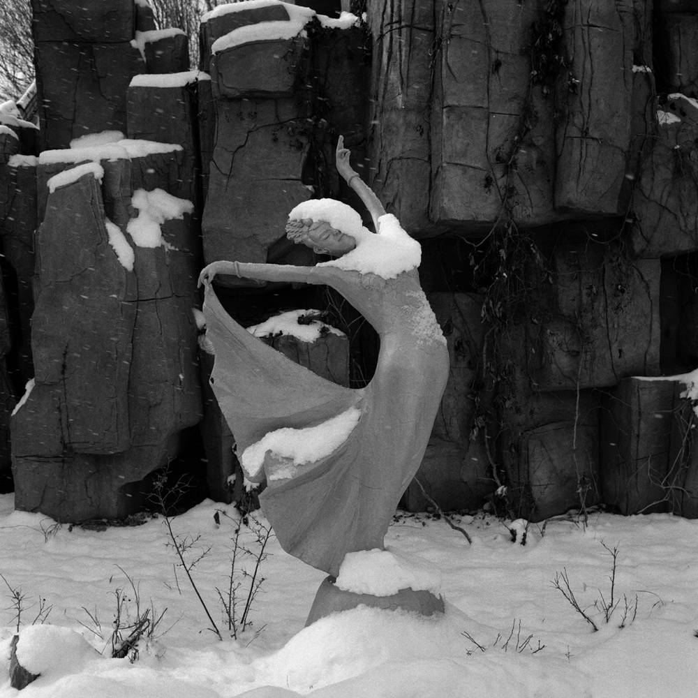 幅照片《昨天堂》：山河故人情怀落在严明身上