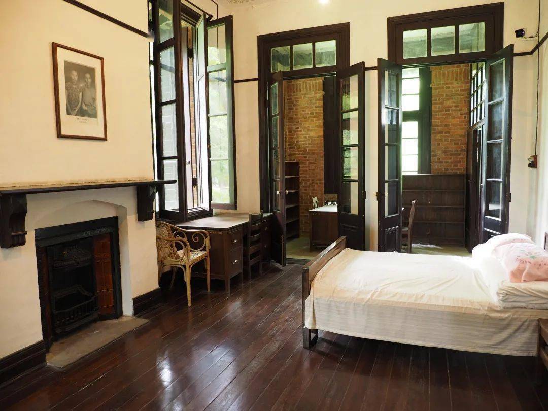 左右滑动查看故居内景陈寅恪故居:即麻金墨屋一号,原1号住宅,现为东北