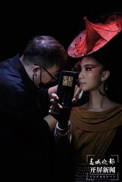 张珂嘉云南设计师张珂嘉《梦回古滇》亮相上海时装周