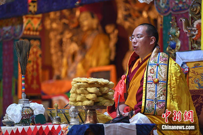 十一世班禅四访“西藏文库” 勉励僧众精进修行