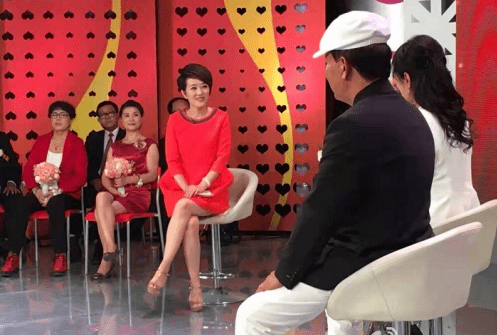 brtv《选择》主持人阎品红:夕阳红里牵红线,黄昏恋中品晚晴