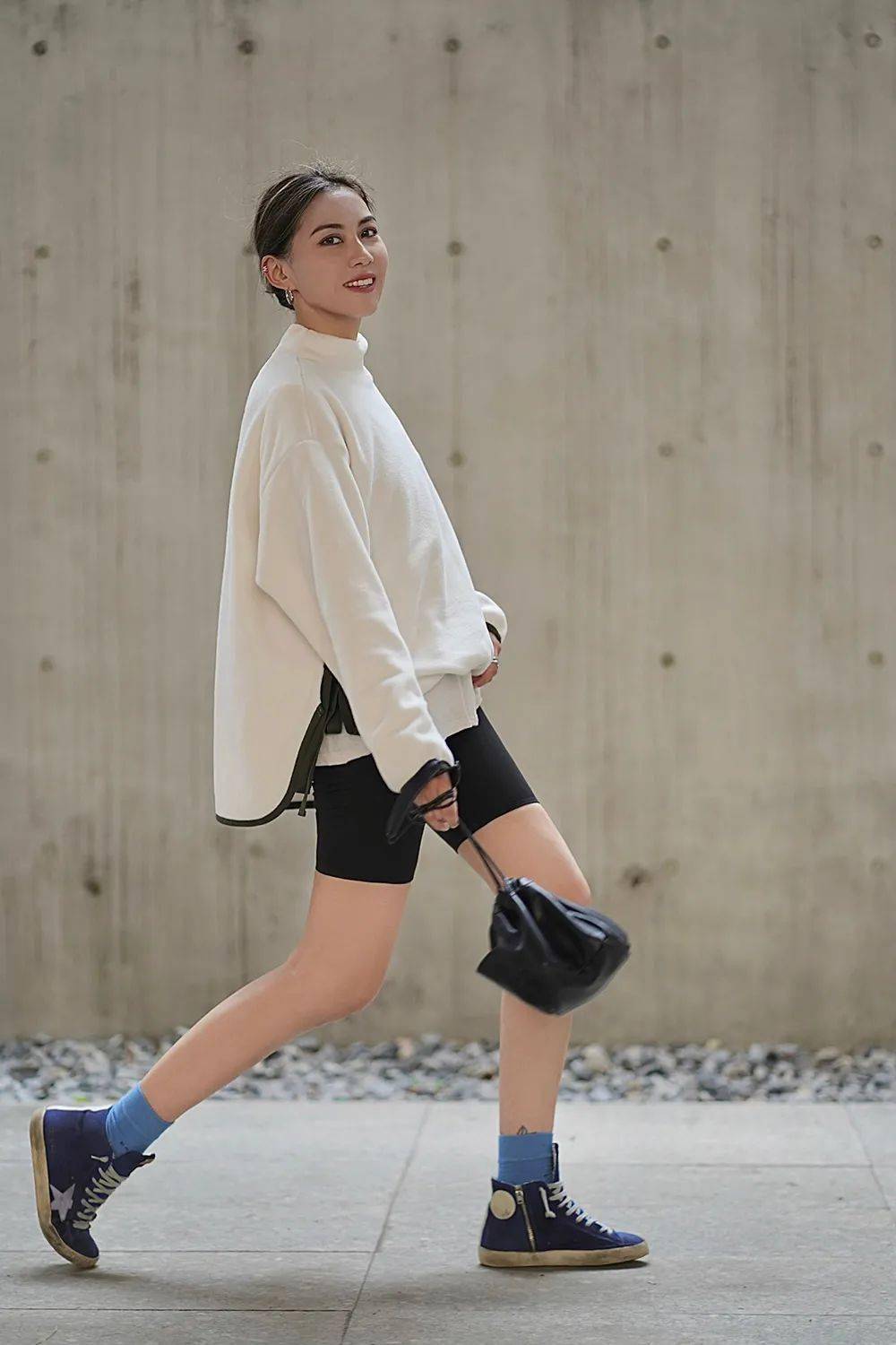 零点 优衣库今秋最潮联名？！首次合作「国际机能大牌」！明晚零点拼手速！