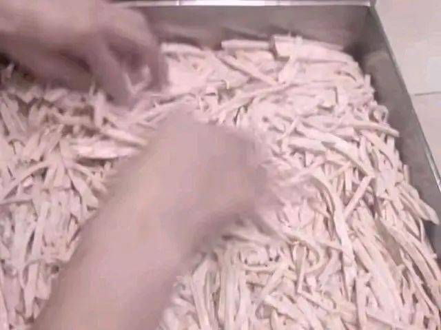 丝是什么材料做的 6f3ba15e1e2f4392b7c9c476a92ea0ae.jpeg