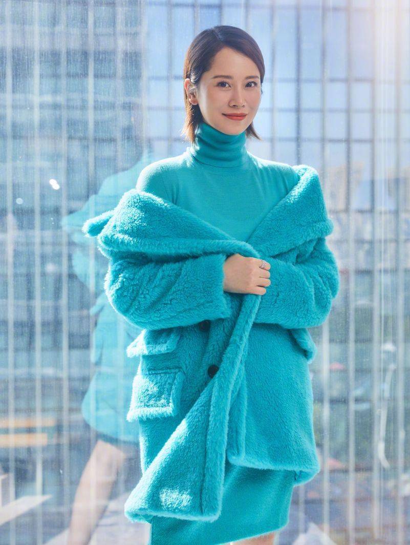 丑萌 冬日有一件毛茸茸的羊羔毛外套 也太甜了吧！