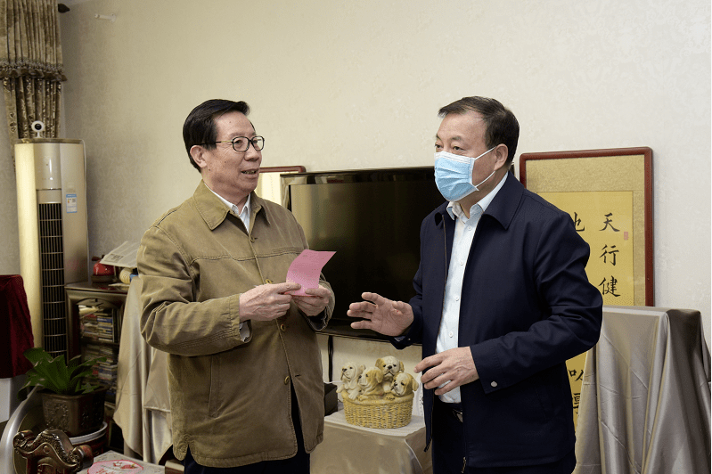 王进江带队在重阳节前夕看望慰问离退休老干部