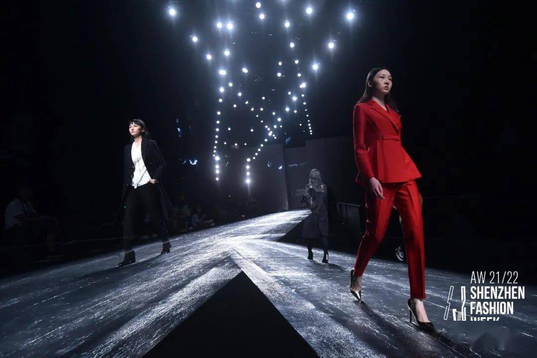 国际 深圳时装周+深i企 | 时尚科技盛典，“云端”光影盛宴