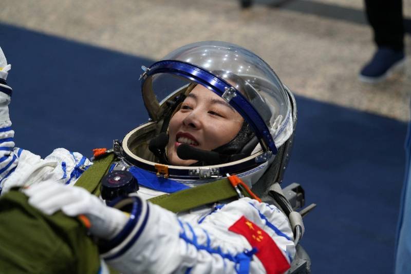 美国退休女宇航员为王亚平送祝福！多国人士曾点赞中国航天员
