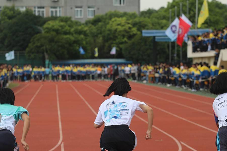 桂电中学第十一届田径运动会—桂电学子运动场上奋力拼搏