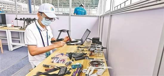 好手|人工智能训练师等近千新职业技能好手比拼