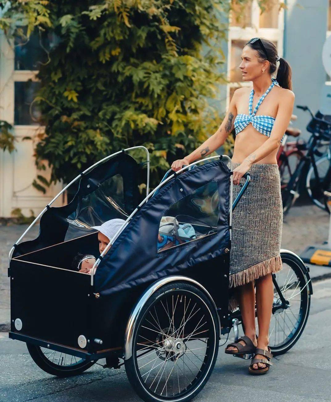 Vogue 在哥本哈根时装周 时髦女士都是骑单车赶场子的