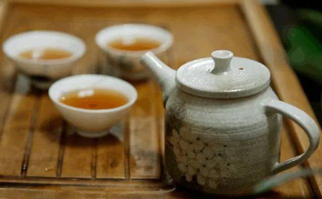 茶水壶裂了影响风水吗 茶壶裂了可以用吗