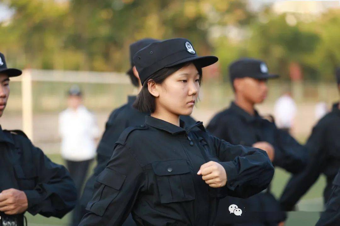 是迈入合格预备警察行列的必经之路,对于选择了警色年华的女生们来说