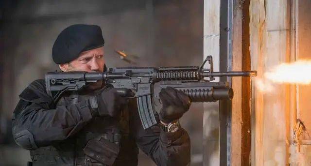 兰博|史泰龙告别《敢死队4》和整个系列，第一主角交给了他