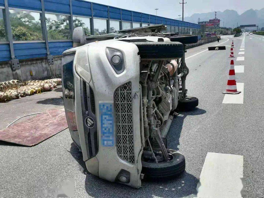 都安这4起车祸安全带关键时刻真的能救命