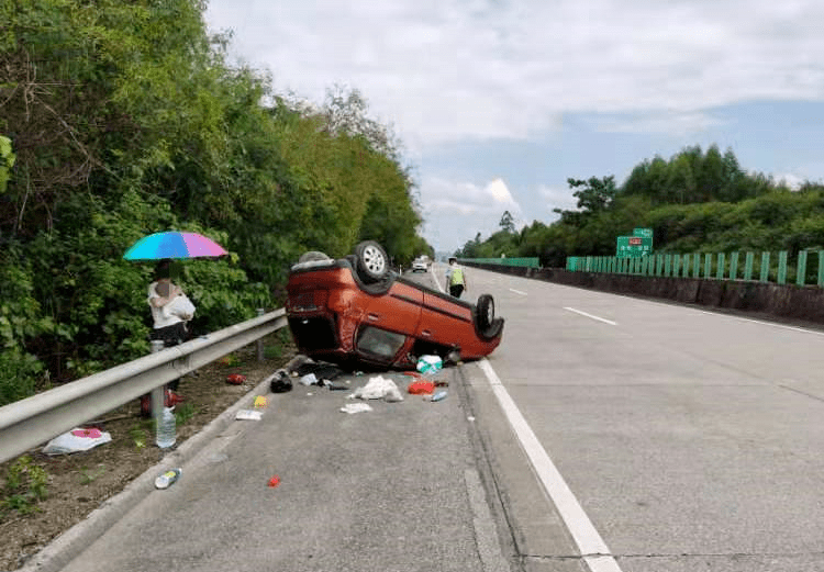 都安这4起车祸安全带关键时刻真的能救命