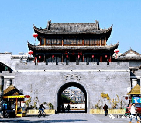 上饶有一处千年古街有着悠久的历史文化景色还超级美