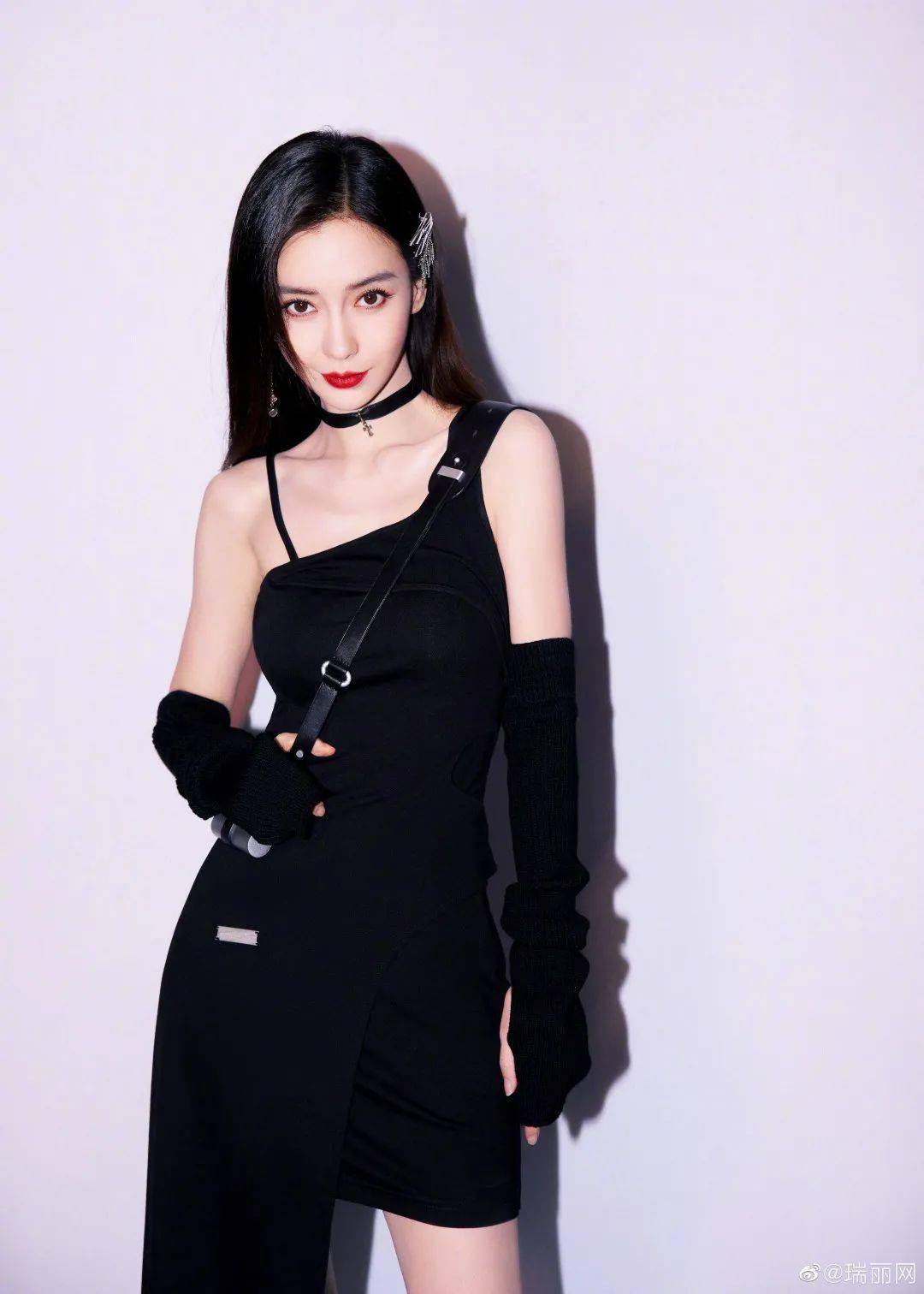 景甜凭什么景甜就是“合照杀手”？因为第一眼美女都有0感底妆