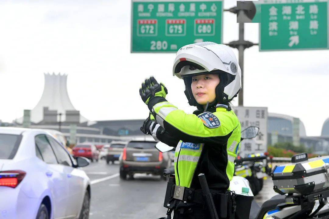 交警队招聘_深圳交警大队诚聘300名交通协管员,专业不限,经验不限