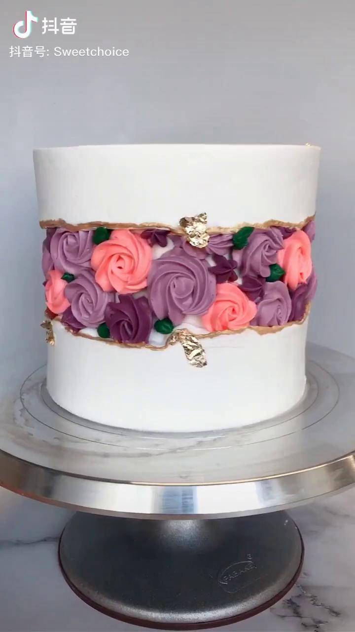 断层裱花蛋糕最考验基本功的就是断层抹胚断层蛋糕蛋糕培训裱花