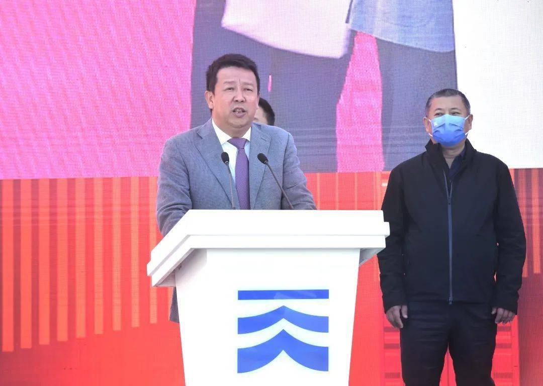 投产运营仪式由天津港(集团)有限公司总裁焦广军主持,天津港(集团)