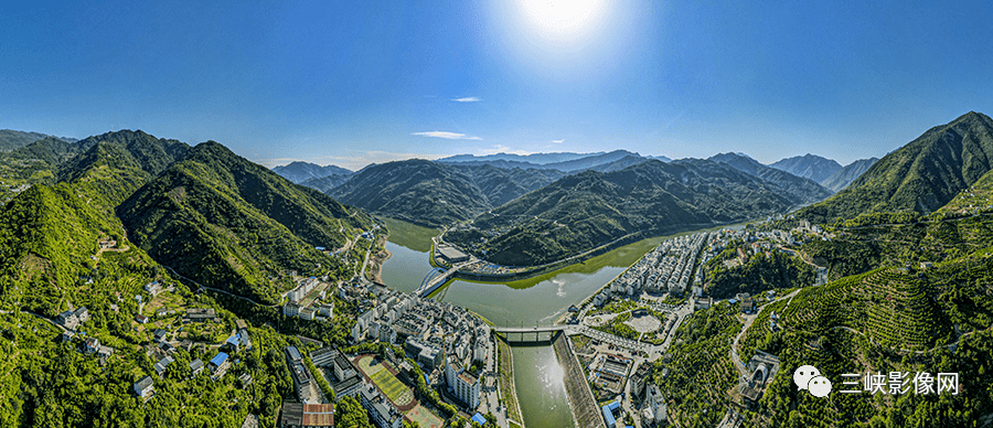 兴山乡村振兴示范区为核心的康养度假区,在山下香溪河谷地带建有朝天