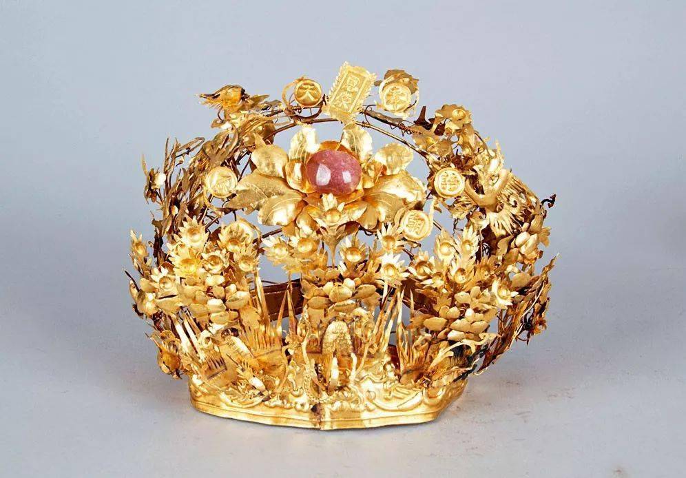 史上最美皇后却是瘸腿瞎眼终生未育她的美都藏在宫廷珠宝里