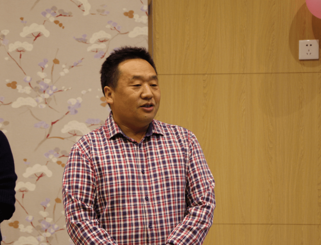 情暖重阳节,千里送温馨——市七中领导赴蓉慰问退休教师_汪建明