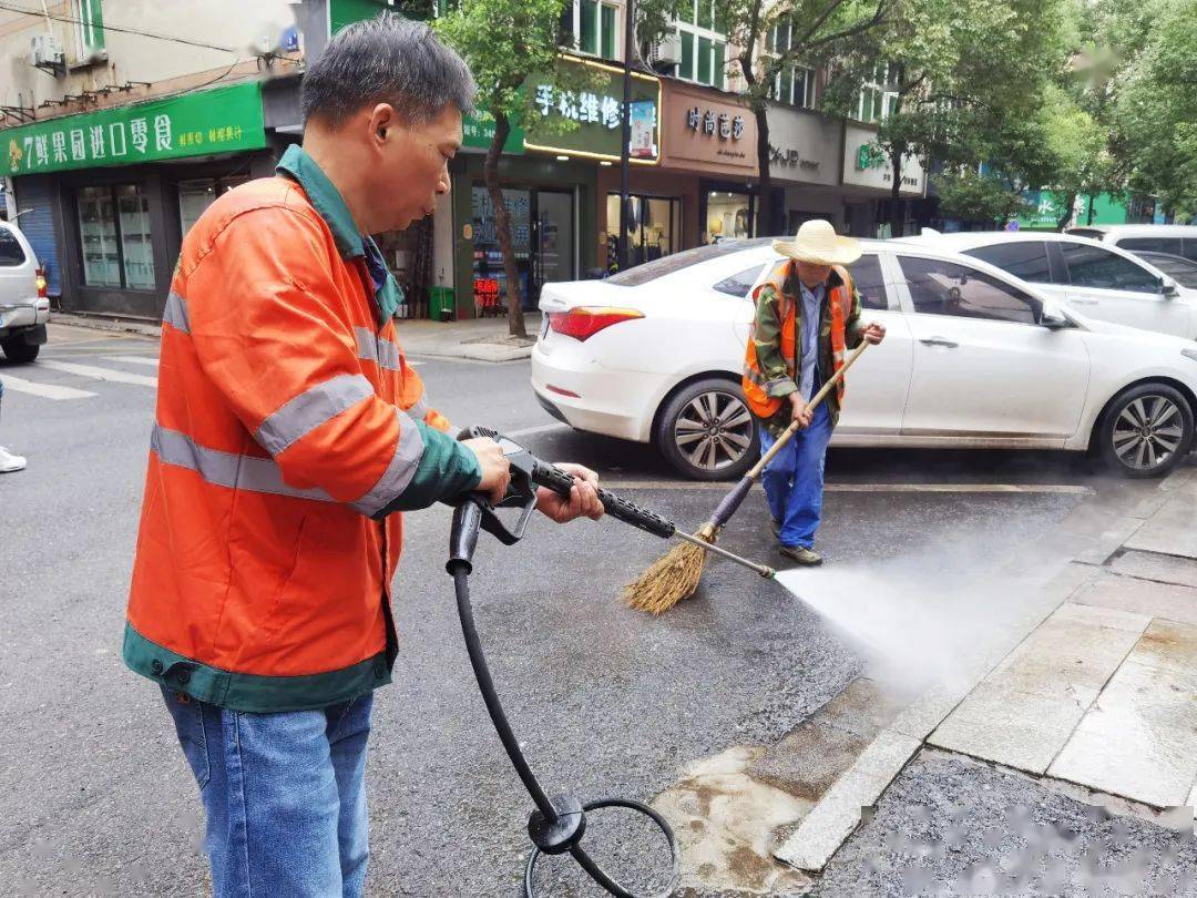298处油污路面集中洗刷刷!兰溪开展油污大清洗行动