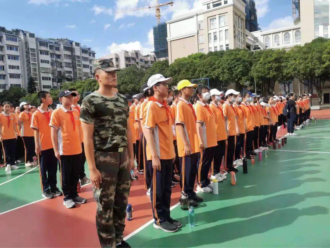 飒爽英姿青春起航记福州屏东中学2021级初一新生国防教育