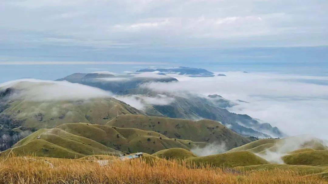 我想去感受山頂雲捲雲舒的婉約柔情,世界那麼大,我想去看看