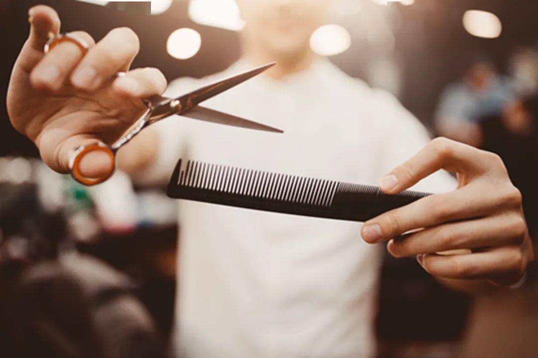 无论是洗剪吹,还是烫染拉,已经成为从小巷理发店到大街美容美发院必备