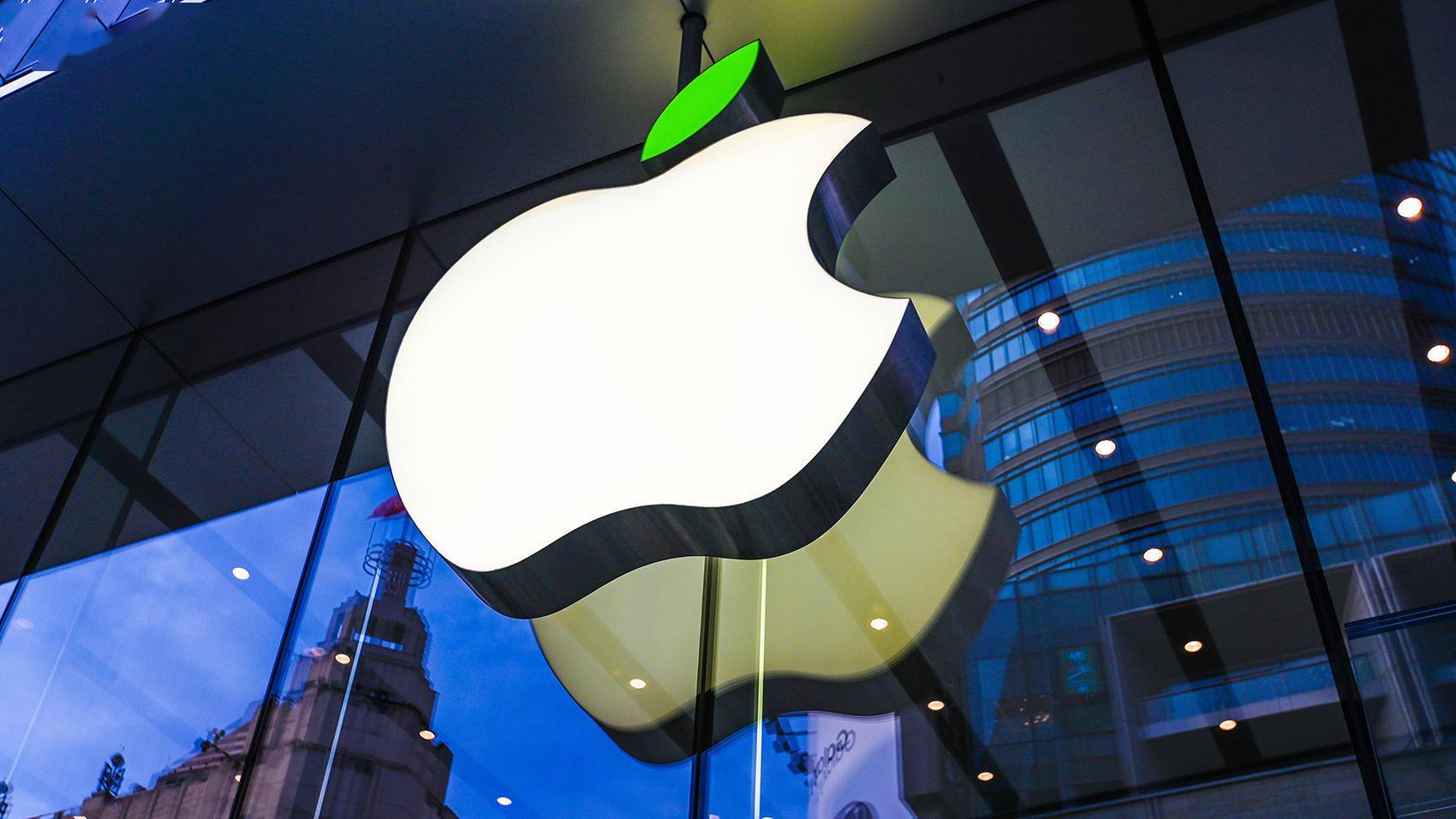 “家里的眼镜布不香吗”？吐槽归吐槽，苹果145元“天价抹布”转眼卖光，都排到12月去了...